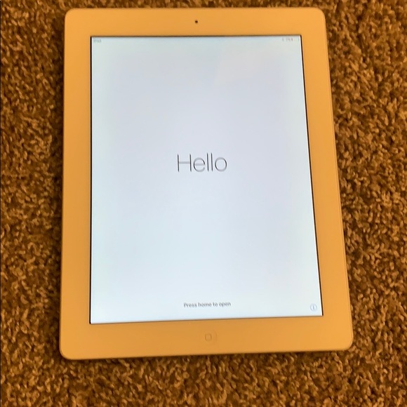 Apple Other - iPad (4th Gen, 32MB) with Logitech Keyboard